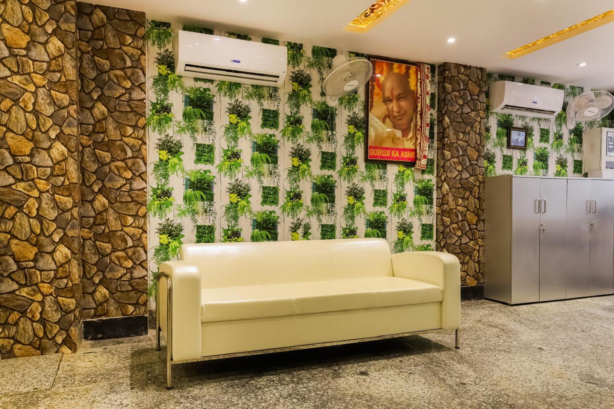 Hotel O New Tech India Delhi  Eksteriør billede