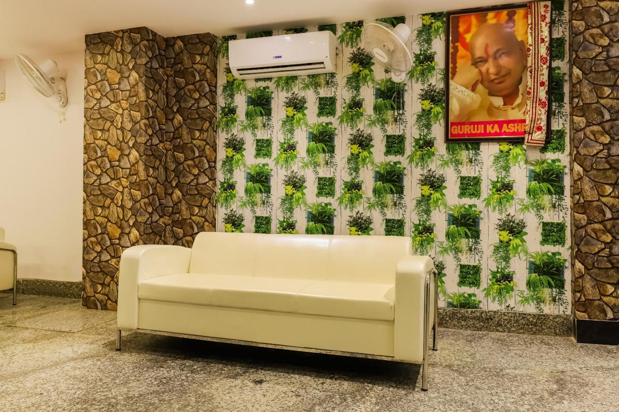 Hotel O New Tech India Delhi  Eksteriør billede